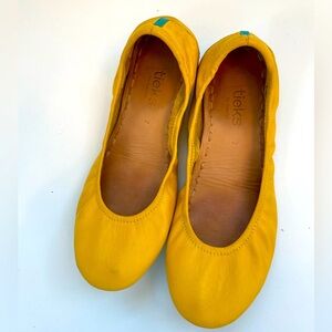 Cute Yellow Flats